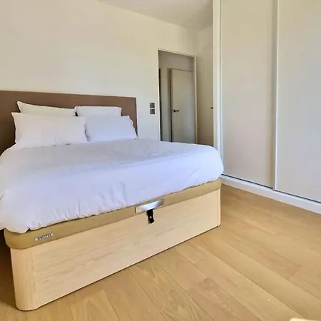 Sublime 4 Etoiles Neuf T3 Aputeaux 61m2 Proche La Defense, 10m2 De Terrasse Avec Magnifique Vue
